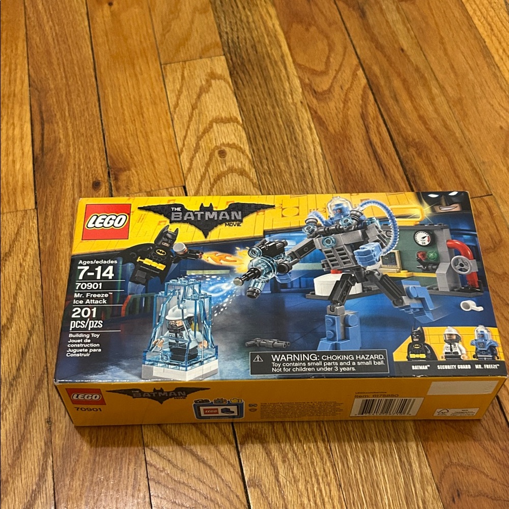 LEGO Batman Mr. Freeze Ice Attack Set - Blue, Yellow, Black 201 pieces. 70901.